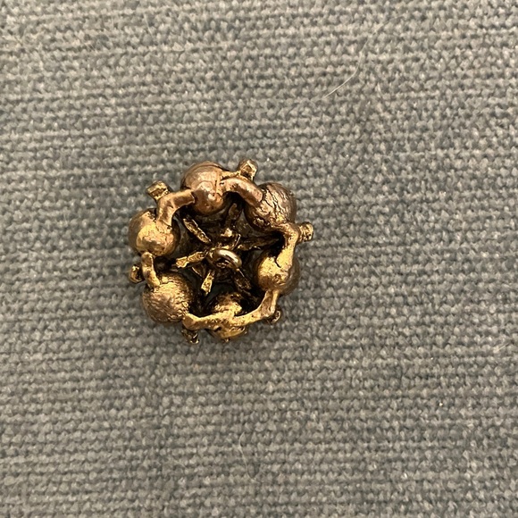 Button - Picture 2 of 2